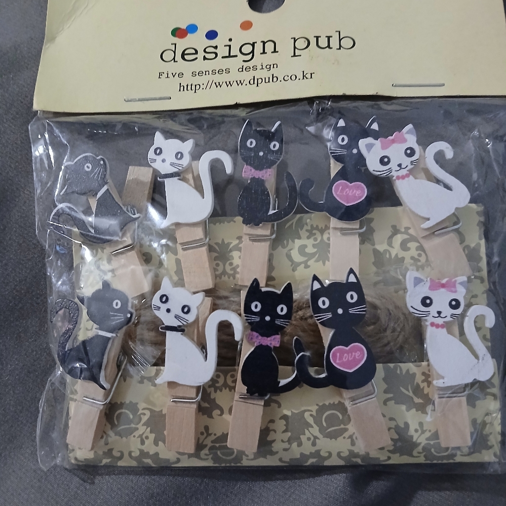 Cat Clothespin and giant Clothespin